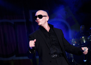 Pitbull repetirá como anfitrión de los premios American Music Awards (AMA), que se entregarán el próximo 23 de noviembre en Los Ángeles