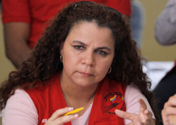 Iris Varela expresó: "El accionar del neofascismo criollo cantado por el Terrorista Saleh, aliado de Uribe y su creación las AUC, tendrán mucho que explicar!"