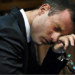 El atleta paralímpico sudafricano Oscar Pistorius fue condenado este martes a una pena firme de cinco años de prisión por matar a su novia Reeva Steenkamp  EFE