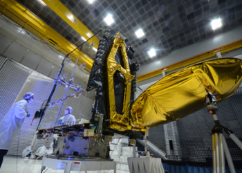 “Hoy es un día histórico por el lanzamiento del Arsat 1, un satélite construido con tecnología argentina, con una inversión de 270 millones de dólares y 1,3 millón de horas hombre”, dijo el jefe de Gabinete, Jorge Capitanich, en rueda de prensa