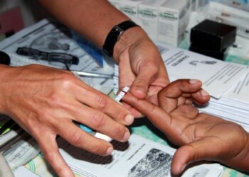 Prueba de glucosa en sangre fue realizada por las enfermeras