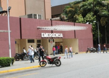 Abandonan el área de emergencia del Victorino