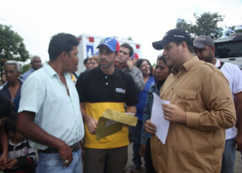 urante la actividad, el mandatario regional otorgó 40 Certificados de Materiales de Construcción.