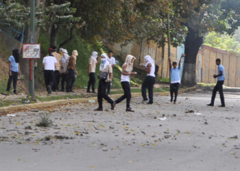 Los estudiantes tomaron la avenida Bolívar de Los Teques