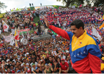 Maduro pide a los 3.988 jefes
de los Círculos de Luchas
Populares "asumir el liderazgo