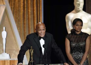 Actor Harry Belafonte recibe Oscar
honorífico por su labor humanitaria