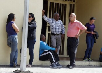 Se cayó de una mata de 8 metros