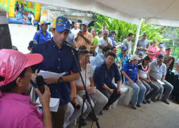 Gobernador de Miranda encabezó asamblea ciudadana en Paracotos