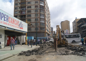H 200 m3 de concreto se vaciarán este sábado para culminar las aceras.