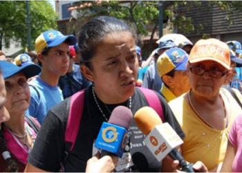 Arellano fue acompañada por representantes del movimiento estudiantil, de Voluntad Popular