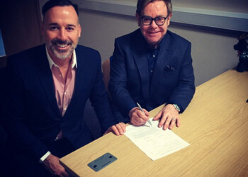 El cantante británico Elton John se casó este domingo con su compañero desde hace más de 20 años, David Furnish