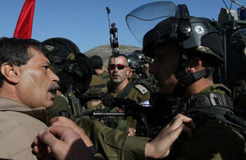 El responsable palestino para Asuntos de las Colonias y el Muro, Ziad Abu Ein, con rango de ministro, murió ayer en una carga del Ejército israelí en la Cisjordania ocupada  CORT. REUTERS