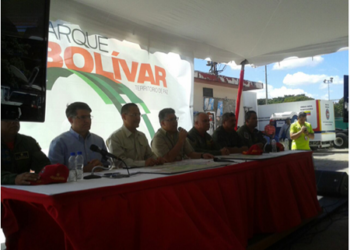 Ernesto Villegas en conjunto con el ministro de Transporte Terrestre, Haiman El Troudi, y el ministro para las Comunas, Elías Jaua, dieron inicio a las obras de construcción del Parque Bolívar y el puente Independencia