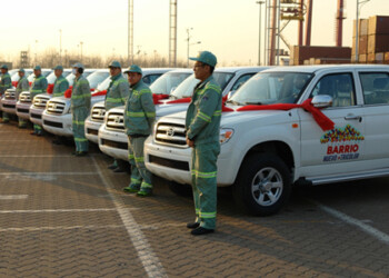 Momento en los que fueron entregados los automotores en el puerto de la ciudad de Tang Gu. Prensa Embajada de Venezuela ante China