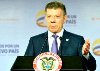 Entre las disposiciones previstas en esta reforma tributaria está el “impuesto a la riqueza”, que el presidente prefiere llamar “contra la pobreza”, para los ciudadanos que tengan patrimonios netos superiores a 1.000 millones de pesos (unos 427.000 dólares de hoy)