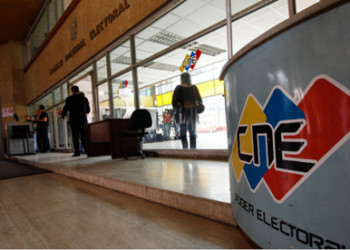 “La fecha de las elecciones presidenciales son generalmente en diciembre. No le damos crédito a los rumores de adelantar las elecciones" dijo la organización juvenil