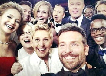 Ya en diciembre del 2014 en la Fundéu BBVA propusimos alternativas a “selfie” por la vía de buscar palabras ya existentes en el español o crearlas conforme a las reglas con las que nuestro idioma
