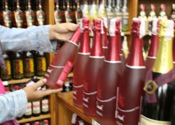 El vino más barato pasa los Bs. 390