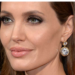 Angelina jolie: No estamos
solos en el mundo