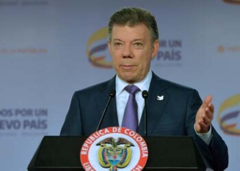 El presidente de Colombia, Juan Manuel Santos, se reunirá el próximo lunes con los negociadores de paz del gobierno en los diálogos con la guerrilla de las FARC para planificar la agenda de trabajo de 2015  ARCHIVO