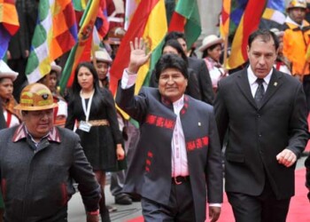El presidente de Bolivia, Evo Morales, asume este jueves un tercer mandato hasta 2020 con un importante apoyo popular y un dominio del Congreso  AGENCIAS