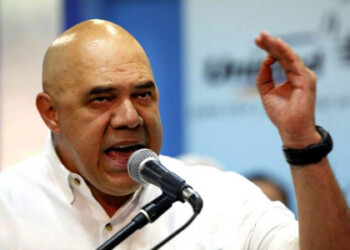 El secretario general de la MUD, Jesús Torrealba, informó que llegó a Bruselas para denunciar ante el Parlamento Europeo la situación de los presos políticos en Venezuela  ARCHIVO