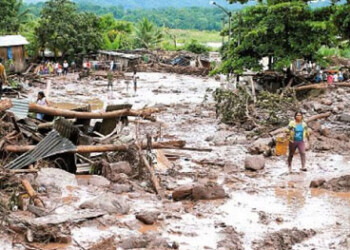 Las inundaciones causadas por el desborde de cuatro ríos de la selva amazónica de Perú, tras las intensas lluvias de los últimos días, dejan hasta el momento 236 familias damnificadas  AGENCIAS