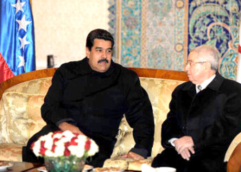 El presidente venezolano, Nicolás Maduro, descartó en Argel que una próxima cumbre de la Organización de Países Exportadores de Petróleo (OPEP)