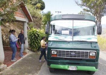 La vialidad, el transporte y la basura se han convertido en problemas que tienen que torear todos los días, pues hace mucho que el sector no recibe un cariñito