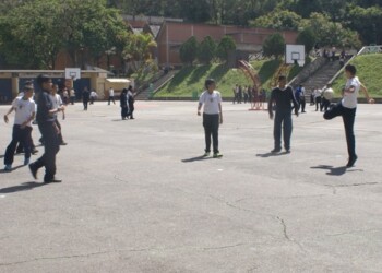 Con actividades deportivas y su original craneobosco