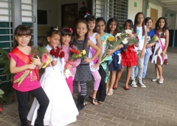 Para el viernes 12 de febrero es la fiesta de carnaval con todos los niños de la institución
