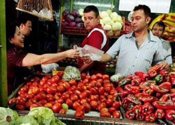 Con cada nueva visita a los abastos, supermercados y mercados municipales, es mayor la cara de asombro ante los precios de las verduras, hortalizas y frutas.
