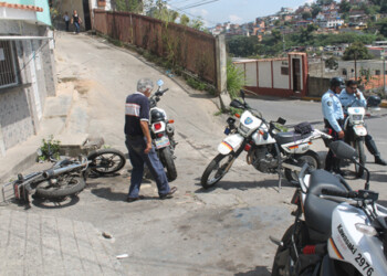Lugar donde fue asesinado Zambrano, custodiado por los polimiranda