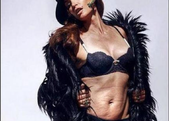 La foto en ropa interior de Cindy Crawford con estrías y celulitis está, en los tiempos que corren, en boca de todos