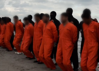 Estado Islámico divulgó un video el domingo que supuestamente muestra al grupo militante decapitando a 21 egipcios cristianos  CORT. CNN