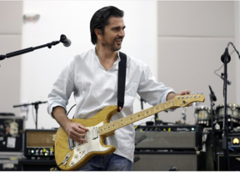 El rockero colombiano compartirá el escenario con consagrados como AC/DC, Madonna, Tony Bennett y Paul McCartney.
