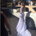 La animadora lució increíblemente sexy con su vestido de boda blanco con encaje y áreas transparentes