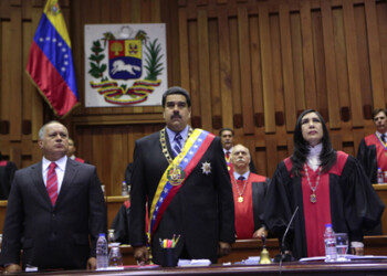 El presidente de la República, Nicolás Maduro, llegó la tarde de este lunes al Tribunal Supremo de Justicia para asistir a la sesión solemne con motivo de la apertura de actividades judiciales  CORTESIA