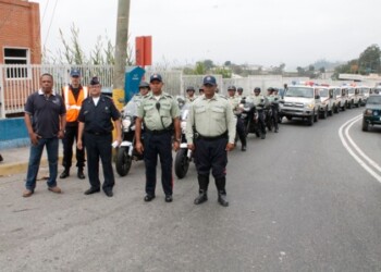 directora de la Policía de Los Salias, comunicó que cuentan con un personal de aproximadamente 200 hombres y mujeres, adicional a las unidades de ambulancia, vehiculares y motorizadas