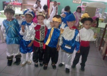 Principes, reinas, personajes populares, payasitas, negritas, merengues caraqueños, burriquitas, y hasta servidores públicos fueron el atractivo del desfile