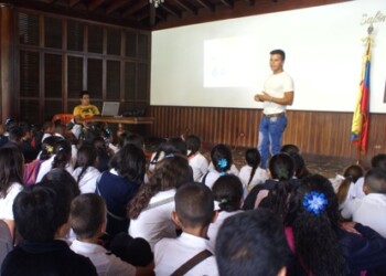 Más de 60 alumnos de la Cecilio Acosta I, disfrutaron del recorrido e interactuaron en el taller