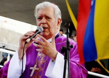 Cardenal venezolano hace llamado "urgente" a militares a no reprimir protesta