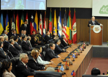 El representante permanente de Haití ante la OEA, Bocchit Edmond, expresó “el más sincero pesar” del Gobierno de Haití por no poder acoger la reunión del organismo, debido al proceso electoral en que está inmerso el país