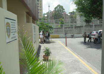La morgue estuvo repleta este domingo de familiares de las víctimas del hampa