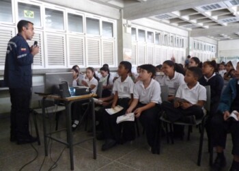 Instituciones se ven en la obligación de subir la matricula escolar. ARCHIVO