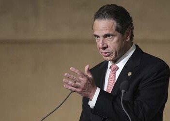 Gobernador de Nueva York llega a
Cuba encabezando misión comercial