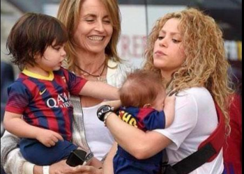 Shakira junto a su suegra y dos bebés  AGENCIAS