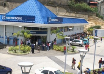 Consumidores aprovecharon y llevaron pañales de adultos, toallas sanitarias, desodorantes, toallas húmedas, prestobarbas y leche prebio 1