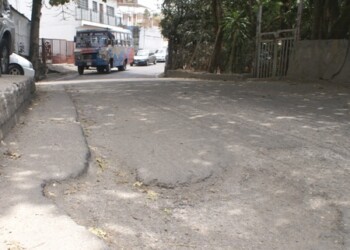Transportistas son los más afectados, más de 3 camiones han dejado los cauchos en los grandes baches