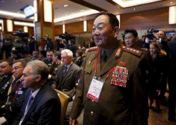 El ministro de Defensa de Corea del Norte, Hyon Yong-Chol, fue ejecutado por insubordinación y por haberse dormido en un desfile frente al líder Kim Jong-Un  ARCHIVO